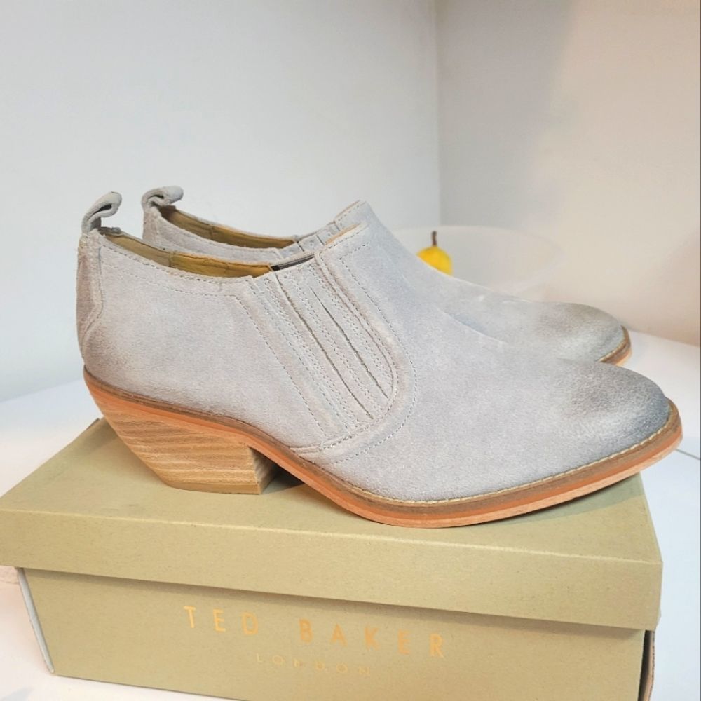 NEW J SHOES WESTERN DISTRESSED BOOTIES SLATE BLUE SUEDE. GORGEOUS 😍